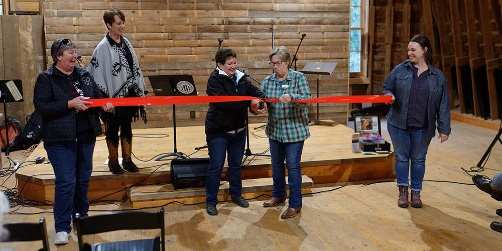 ribbon-cutting_8107629_fall-roundup_sld